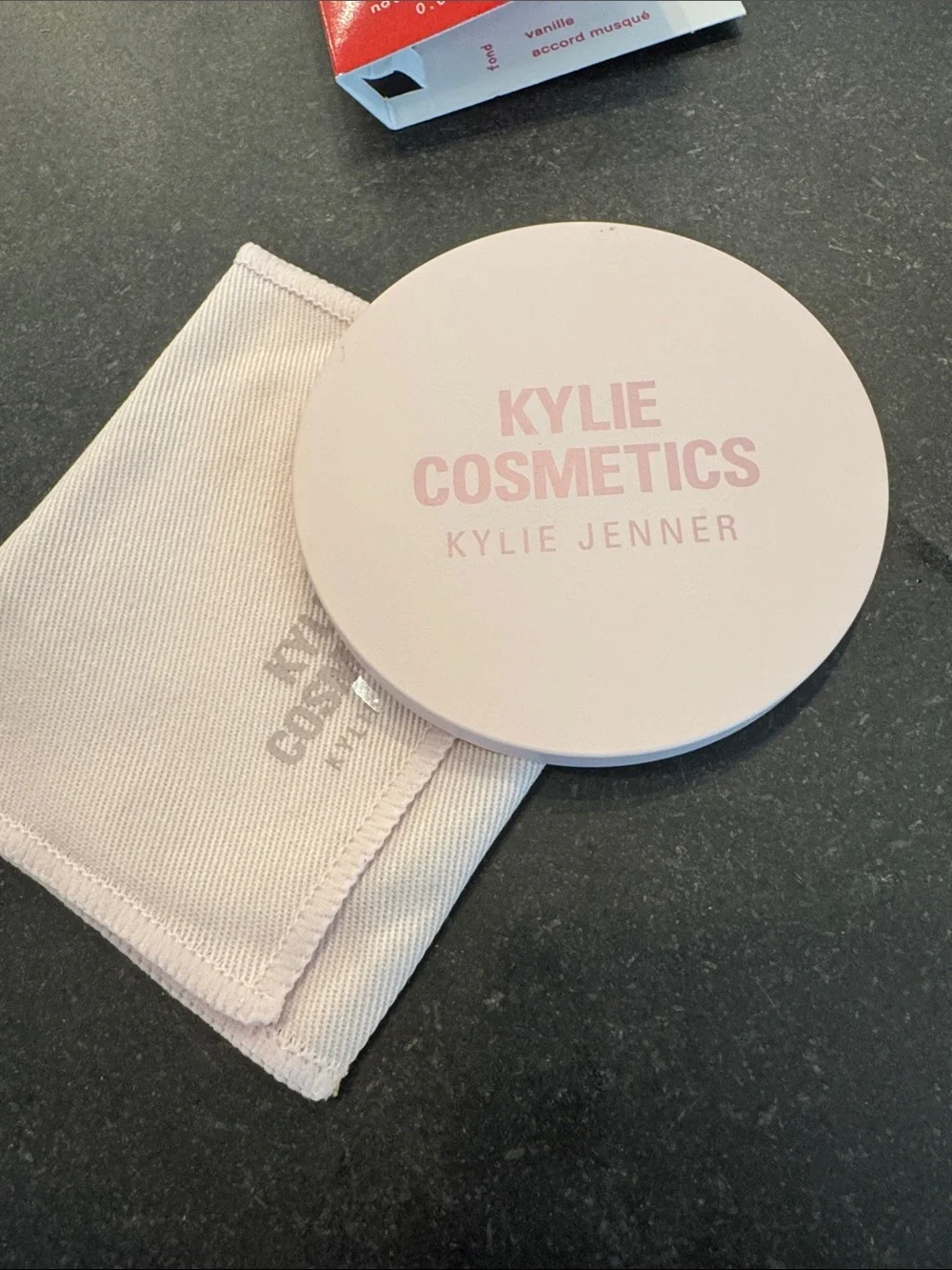 Kylie Cosmetics Compact Mirror & Cloth Pouch — Pale Pink